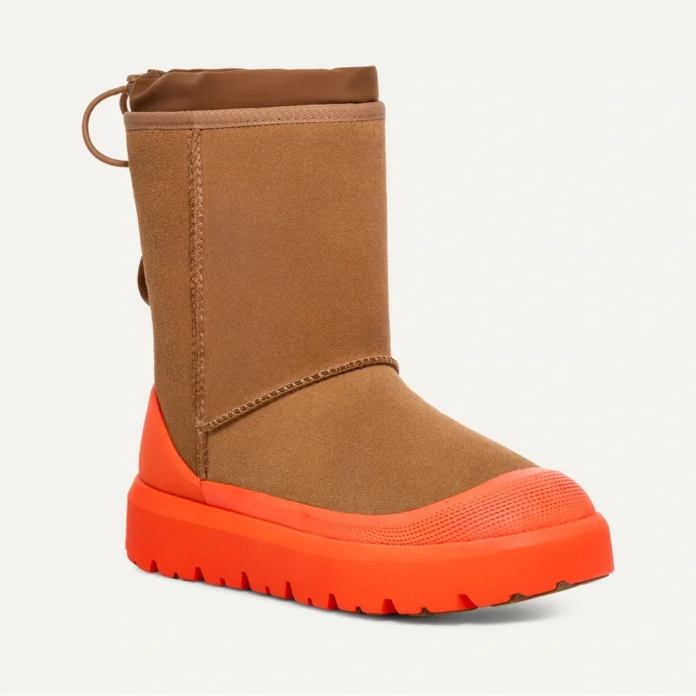 - UGG| Classic Short Weather Hybrid - Picture 2 of 6